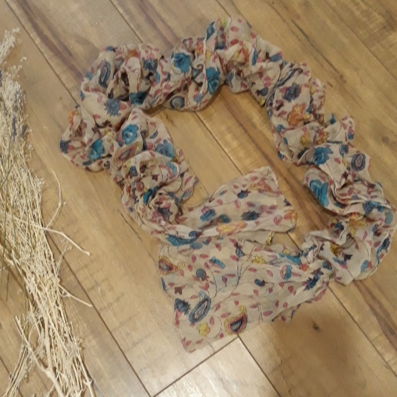 Rue21 Accessories - Cute floral scarf.